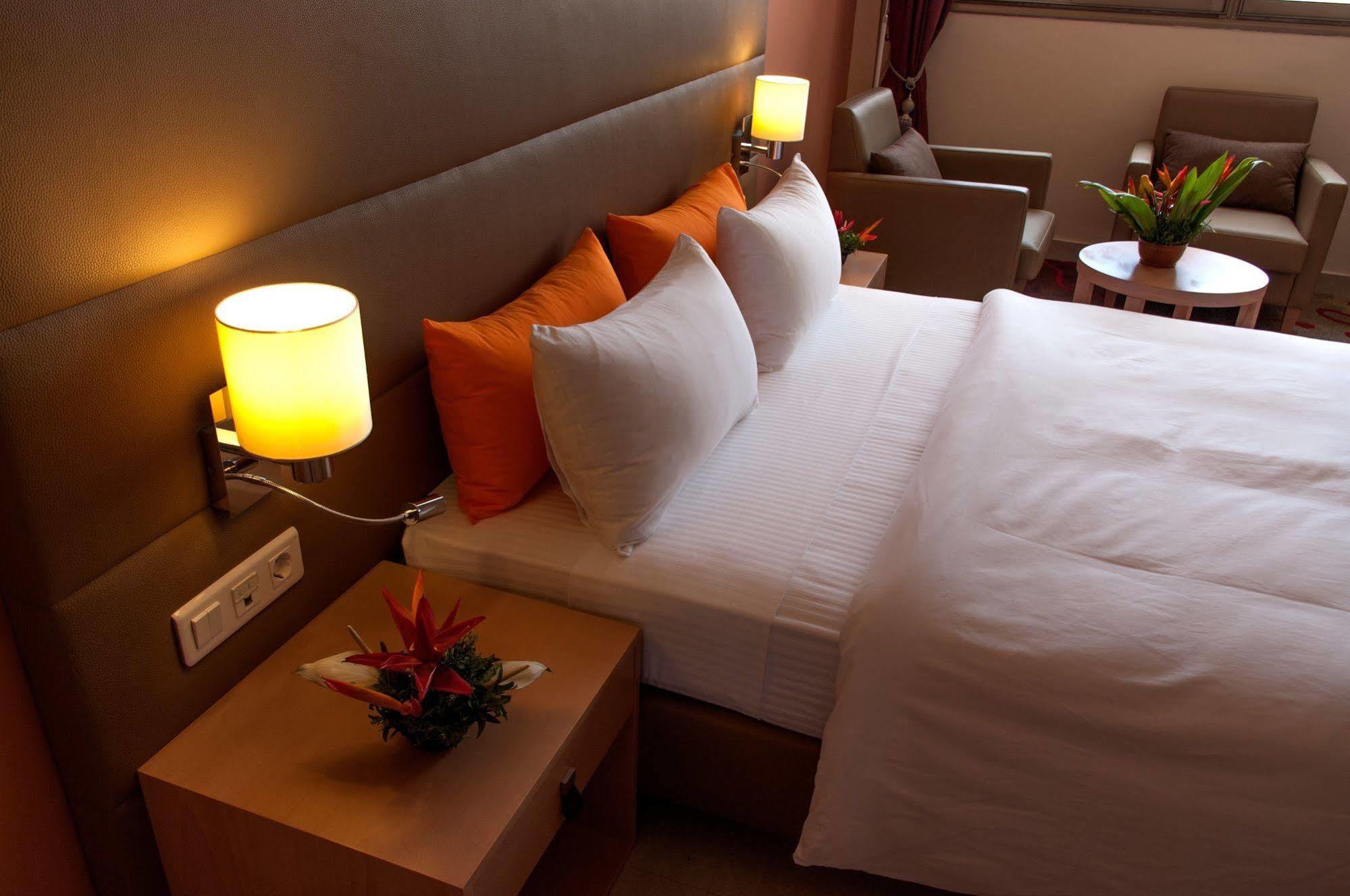 Bravia Hotel 瓦加杜古 外观 照片